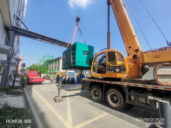 江苏洲方无锡上柴 400KW 静音箱发电机组顺利抵达